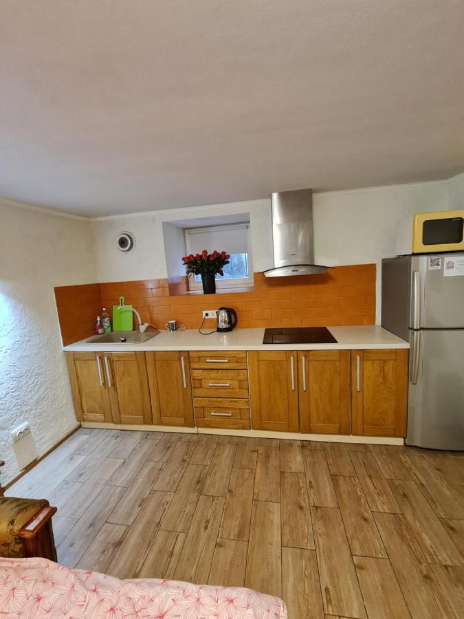Apartamento Студіо На Кoновальця Leópolis Exterior foto