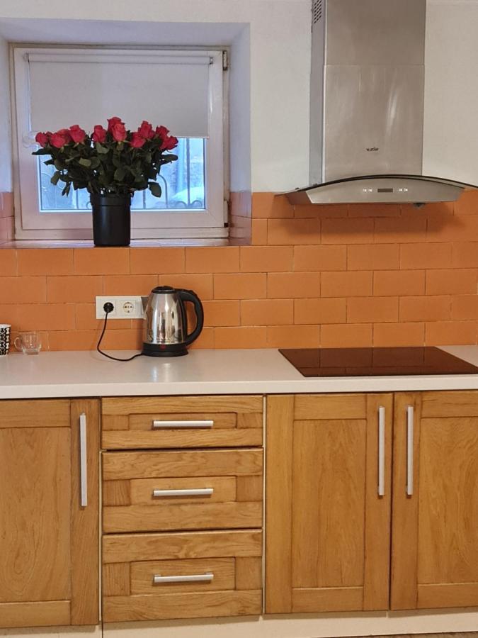 Apartamento Студіо На Кoновальця Leópolis Exterior foto